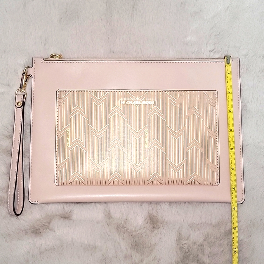 Michael Kors LG Clutch - Picture 4 of 11